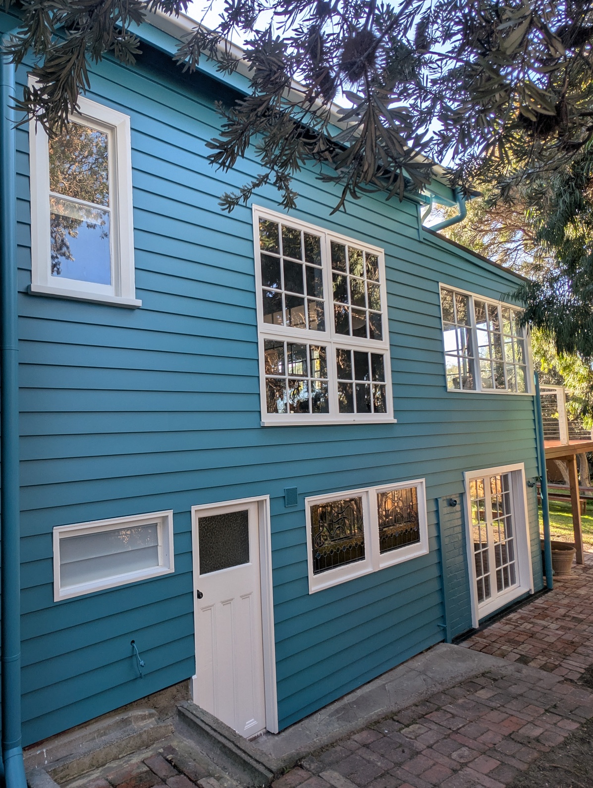 Professional restoration painting on heritage home in Point Lonsdale