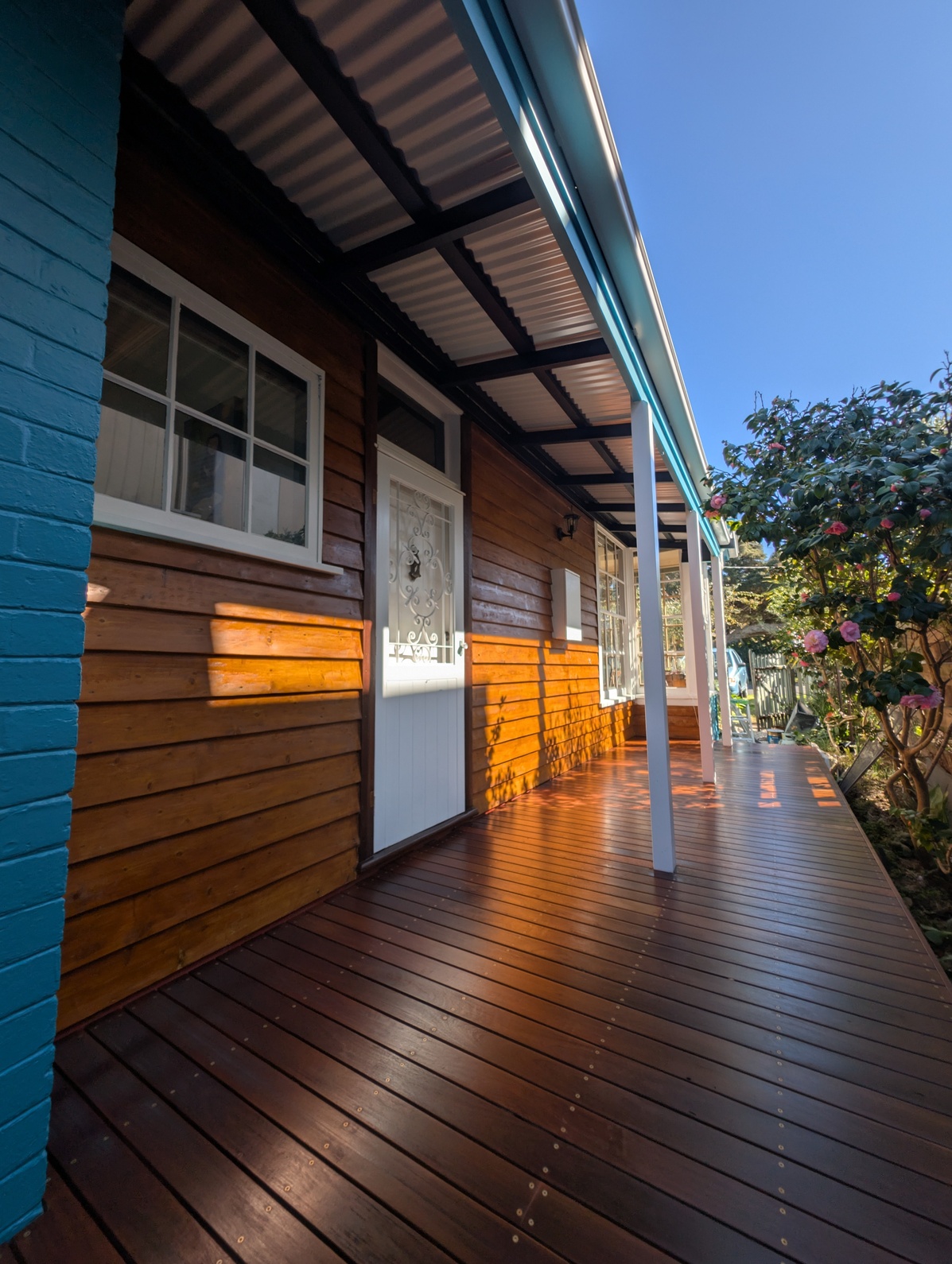 Professional restoration painting on heritage home in Point Lonsdale